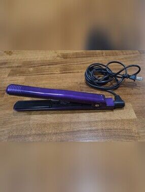 Hot Tools Helix Flat Iron